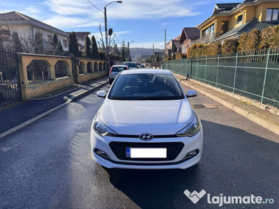 Hyundai I20 benzina , prop de noua, 44.000 Km carte service