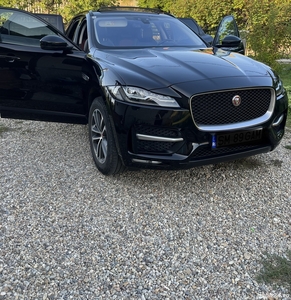 Jaguar F pace