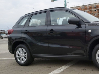 Suzuki vitara Hybrid negru, doar 27000 km