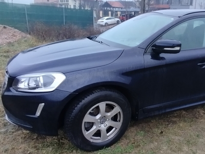 Vând Volvo XC60 2016 2 L diesel 13550 euro, puțin negociabil Km 215000 Sistem Star Stop