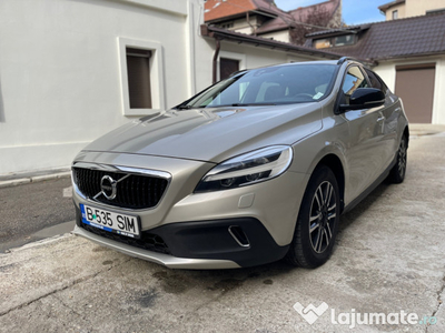 Volvo V40 CC cross country D3 TVA inclus și deductibil