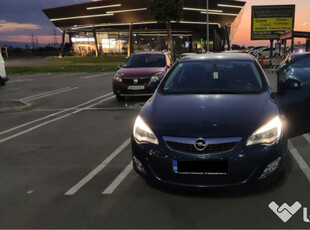 Opel Astra J 2011, 1.6 Benzina + GPL