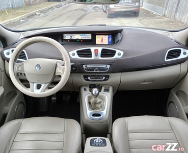 Liciteaza-Renault Grand Scenic 2010