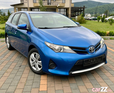 Liciteaza-Toyota Auris 2014