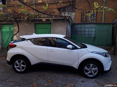 Toyota C-HR hybrid 2018 de vânzare