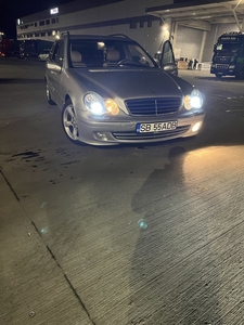 Vând Mercedes Benz C220 Sibiu