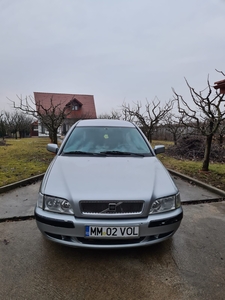 Vând Volvo S40 1.9 td Arinis