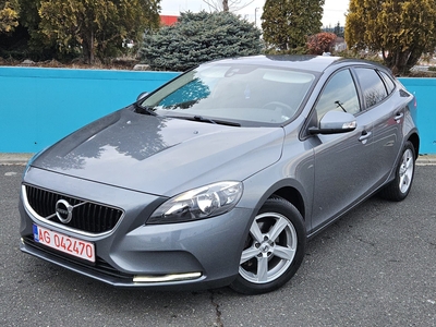 Volvo V40 2.0 Kinetic/2018/Euro6 - Diesel - Manual - 120 hp/Rate Fixe Bradu