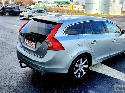 Volvo V60 - fab 2013 - 4x4 4x2 la buton - 2,4 hibrid ( electric - 80 cp - diesel - 203 cp ) Euro 5 .