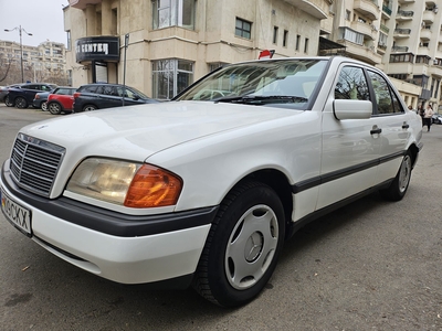 Mercedes CClass 200 1994 2.0 Benzină automat Bucuresti Sectorul 4