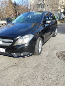 Vand mercedes B180 distronic parctronic navigatie, propietar Pitesti