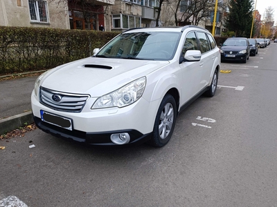 Vand Subaru Outback 2.0D Brasov