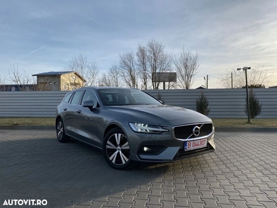 Volvo V60 B4 MHEV AT8 FWD Momentum Pro