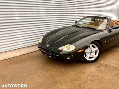 Jaguar XK8