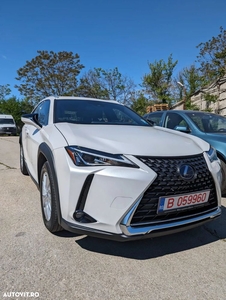 Lexus UX 250h 2.0L HEV 20H- (178 HP) 4X2 CVT Business