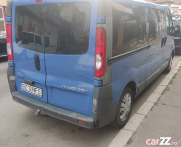 Opel vivaro lung 2.0 8+1