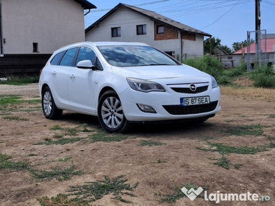 Opel Astra J sport Tourer 2.0 CDTI Euro5 6+1 trepte