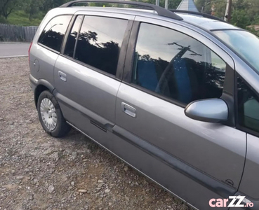 Opel Zafira an 2004 1.6 benzina ACCEPT VARIANTE!