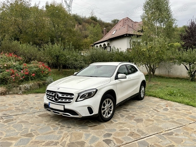 Mercedes-Benz GLA180 (Prima inmatriculare 09 2019)