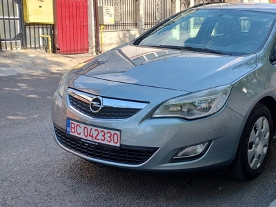 Opel Astra J 2.0cdti 2011