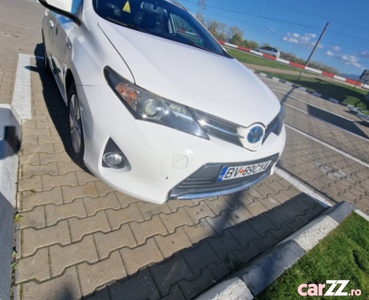 Toyota auris hybrid gpl