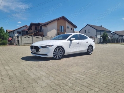 Vând Mazda 3 e-skyactive hibrid an2021 încă în garantie