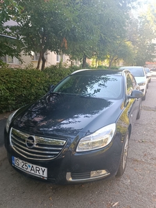 Vând Opel insignia 2011