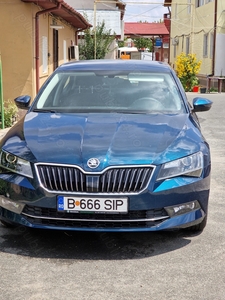 Vând Skoda Superb