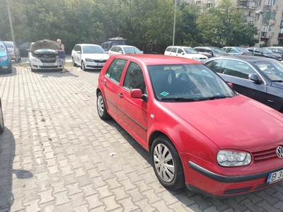 Vind vw golf IV an fabr 2002 benzină și gpl preț 10000 Ron, ușor negociabil.