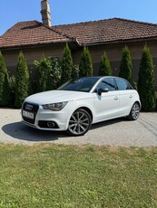 Audi A1 Sportback 1.6 TDI Stronic Attraction