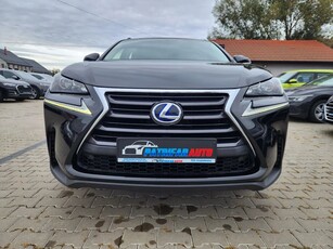 Lexus Seria NX 300h