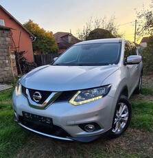 Nissan X-trail 2015, senzori fata spate+camere 360, navigatie cu Ro, comenzi volan