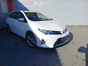 Toyota Auris 1.8 L VVT-i HSD Sol