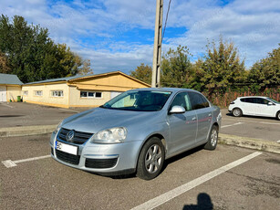 Volkswagen Jetta - 1,6 benzina cu soft