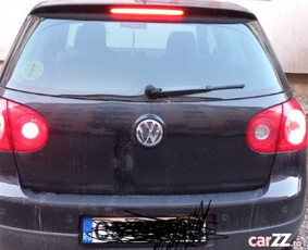 Golf 5 ,foarte bine intretinut.