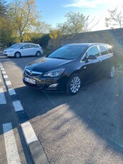 Opel Astra J benzină