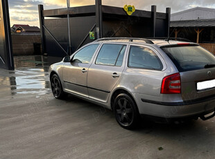 Skoda Octavia 2.0 tdi 140 cai 2007 Navigatie Senzori parcare Incalzire scaune