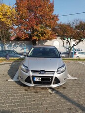 Vând ford focus