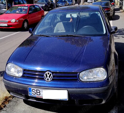 VAND ! Volkswagen Golf 4 , benzină 1,4 cmc, in 2 uși.