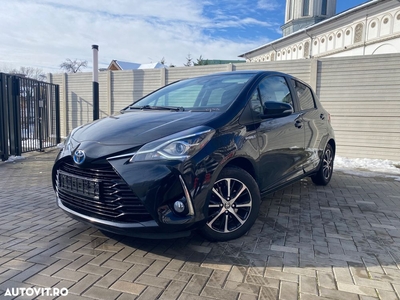 Toyota Yaris 1.5 VVT-i HSD Dynamic