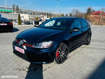 Volkswagen Golf GTI Performance BlueMotion Technology DSG