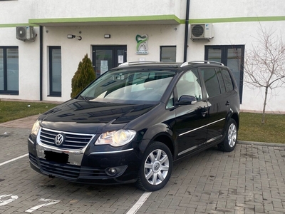 WV Touran 2.0 TDI 140 CP DSG 7 LOCURI 2008 Lotrioara