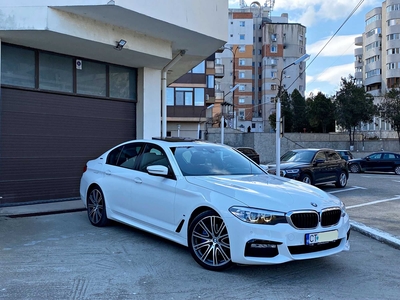 * BMW 530e Plug-in Hybrid 252 CP * Pachet M * Trapa panoramica * Constanta