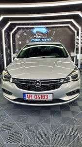 Opel Astra Sports Tourer Fantanele