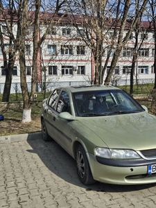 Opel Vectra B (1.6 benzina) Botosani