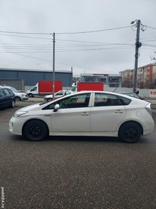 Toyota Prius hibrid 2015 automata