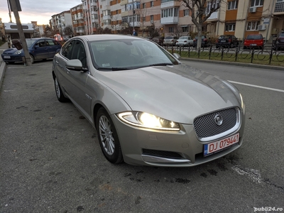 vand jaguar XF 2012