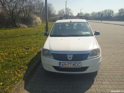 Vind Dacia Logan an 2012 luna 12 2550 euro