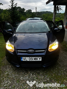 Ford Focus 2012 albastru