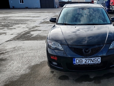 Vând Mazda 3